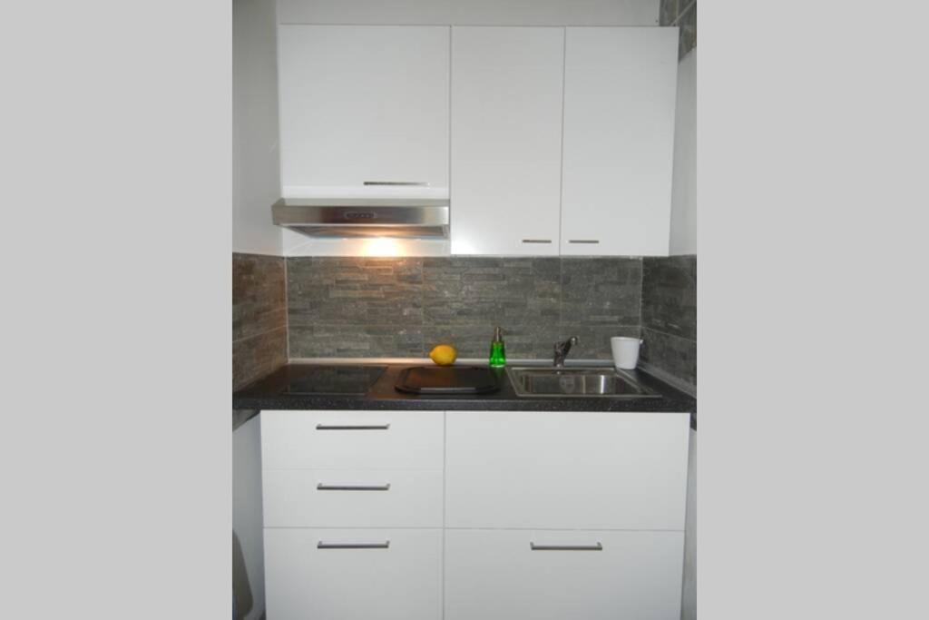 "Little Sicilian Home"-Room With A Private Bathroom & Kitchen -Fridge - And Shared A Beautiful Terrace On Hostel Taormina Center ภายนอก รูปภาพ