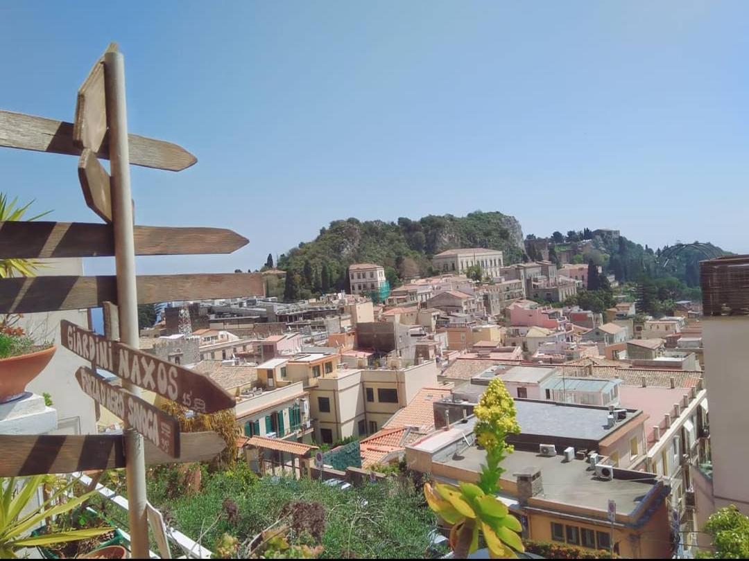 "Little Sicilian Home"-Room With A Private Bathroom & Kitchen -Fridge - And Shared A Beautiful Terrace On Hostel Taormina Center ภายนอก รูปภาพ
